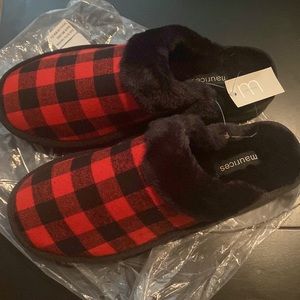 Black and Red plaid slippers size 11 NWT
